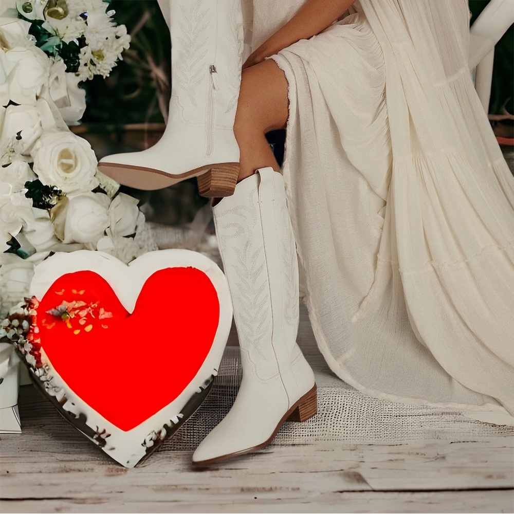 MIIM Luxurious White on White Festival Heeled Cowboy Boot 8.5 - Picture 3 of 6